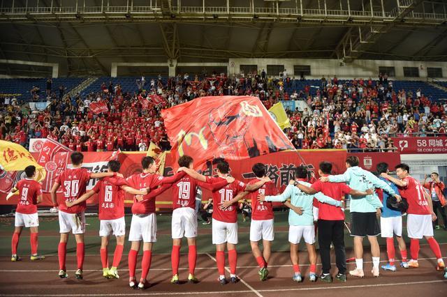 法媒：沙特胡拜尔库迪西亚愿花4000万欧引进法兰克福二门考阿（法媒：沙特胡拜尔库迪西亚愿斥资4000万欧签下法兰克福替补门将考阿）