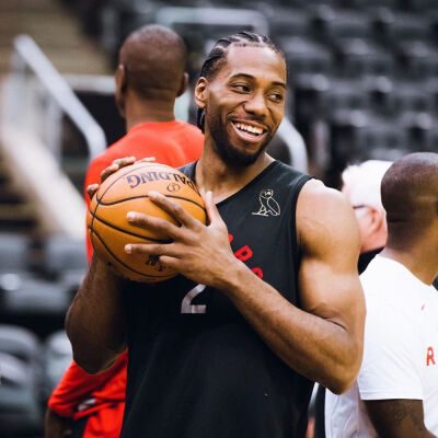 晚了一点点！麦科勒姆转身高难度三分命中 但超时无效（就差一瞬！麦科勒姆转身高难三分穿网，因超时不计）