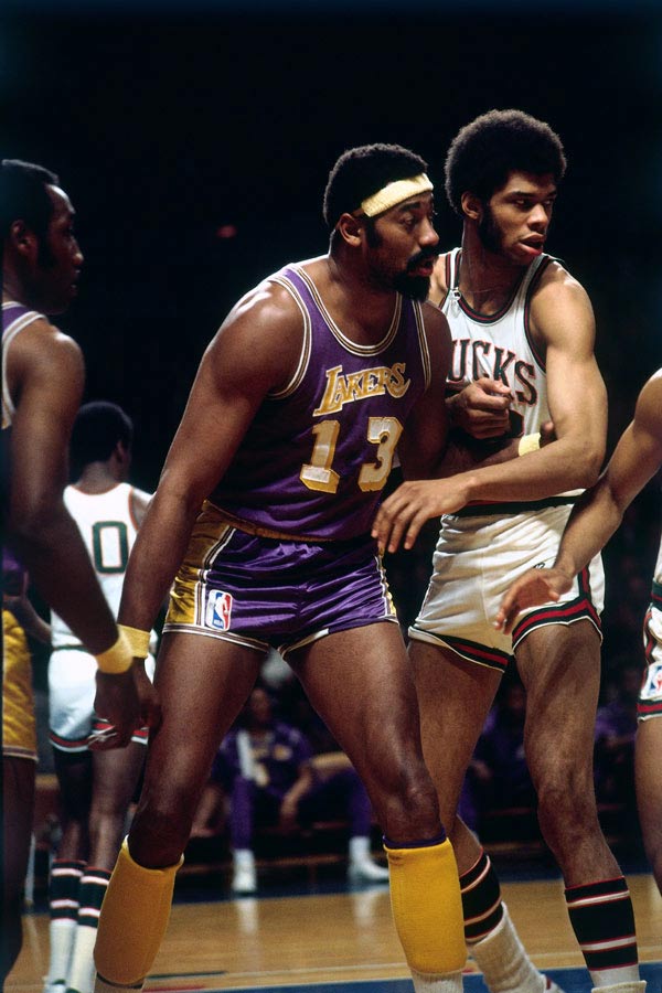 阿尔巴全场数据：2抢断3关键传球+风骚脚后跟助攻队友破门（阿尔巴闪耀全场：2次抢断+3次关键传球，脚后跟妙传助攻破门）