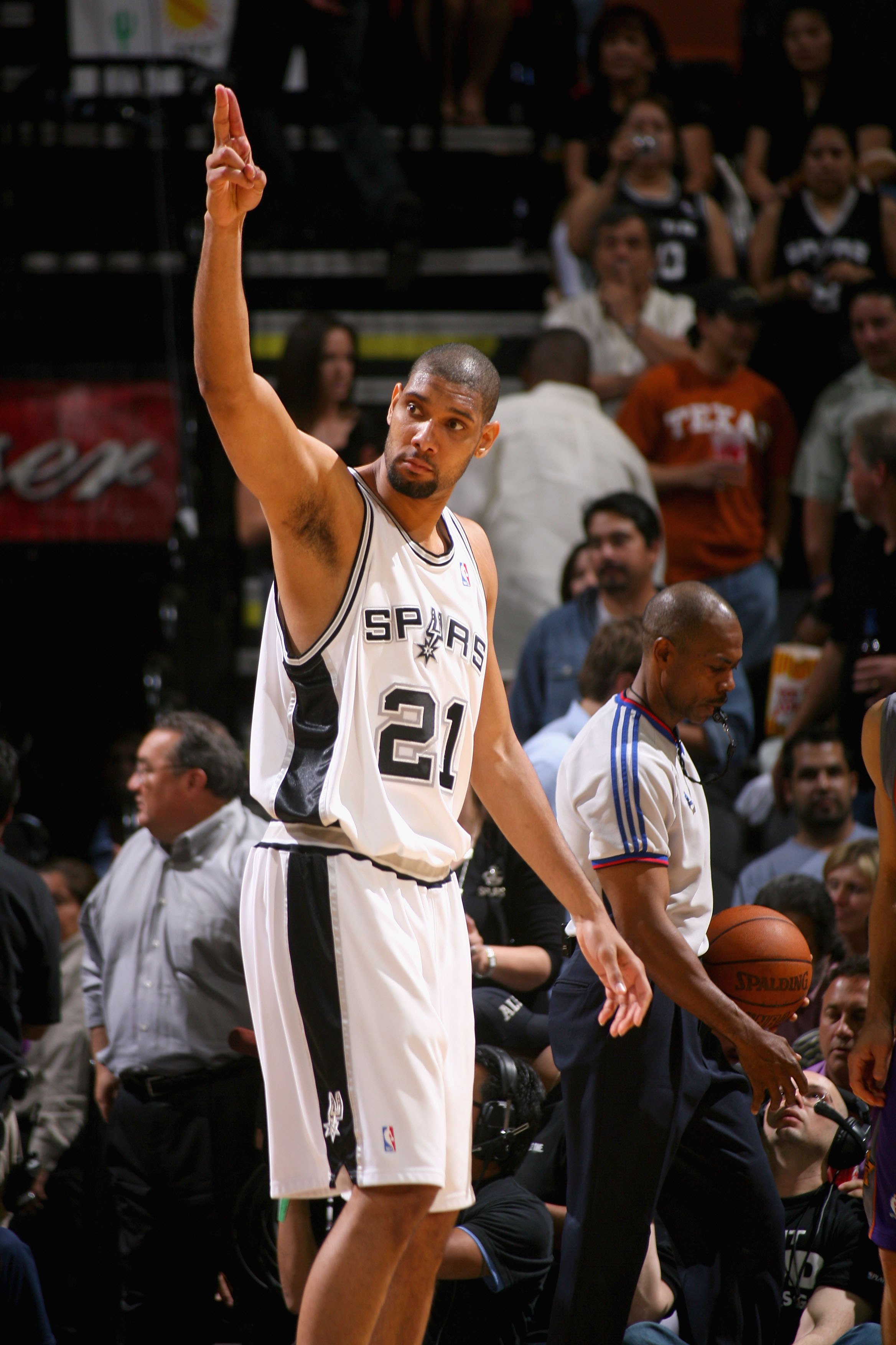 埃贝尔：萨拉赫的言论？谢天谢地这和我无关，我们有卡尔了（埃贝尔谈萨拉赫言论：与我无关，庆幸我们已有卡尔）